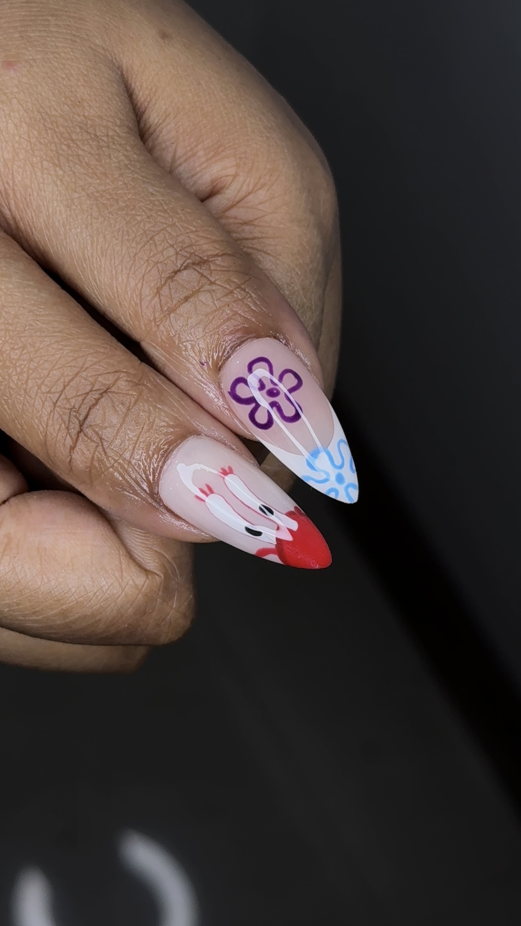 Graphic nail art