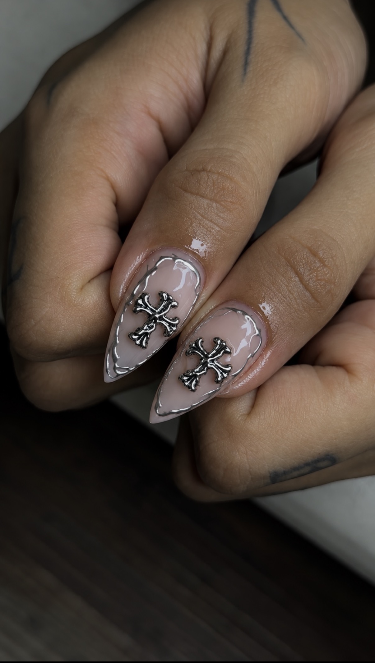 Maximalist nail art