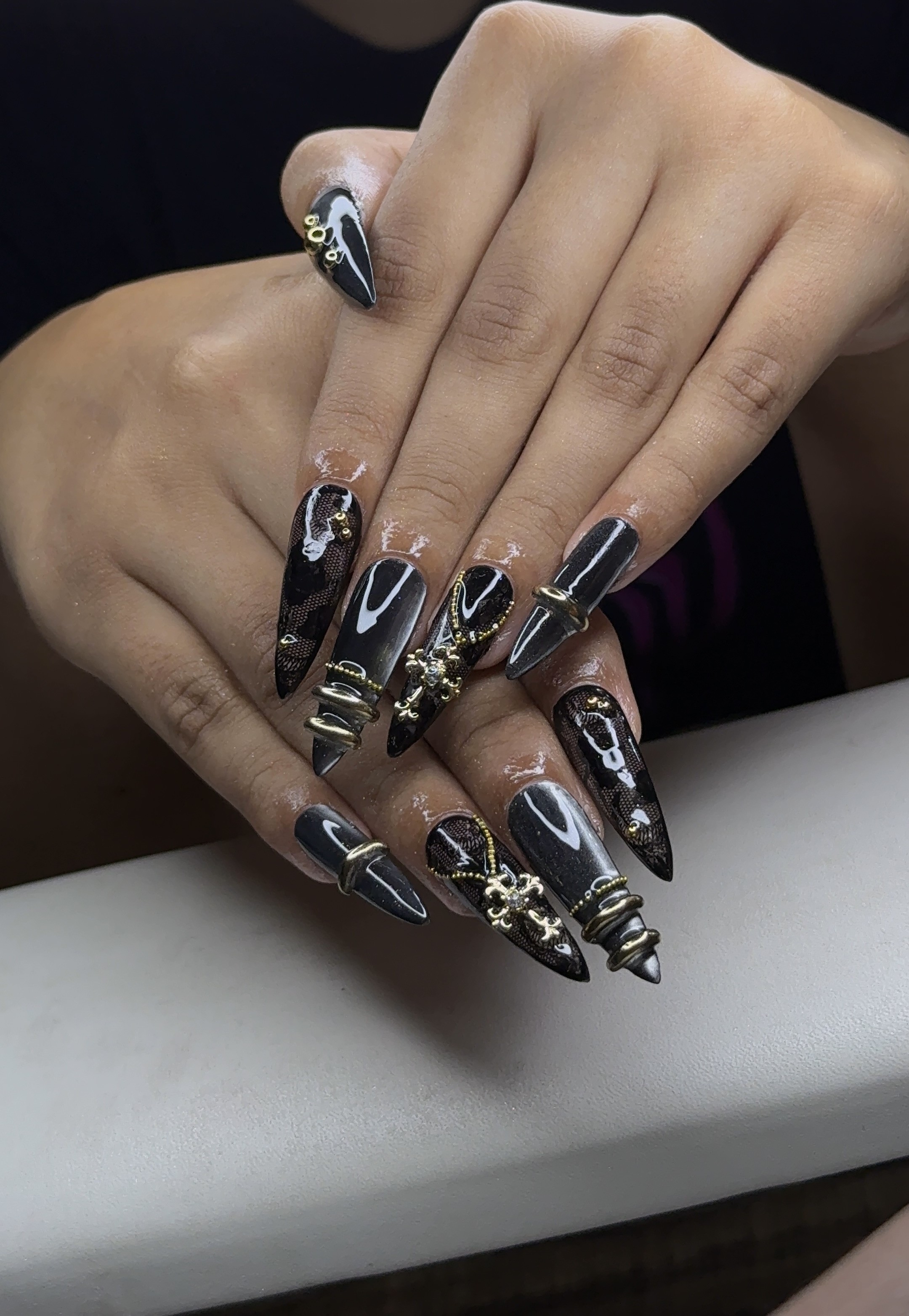 Maximalist nail art